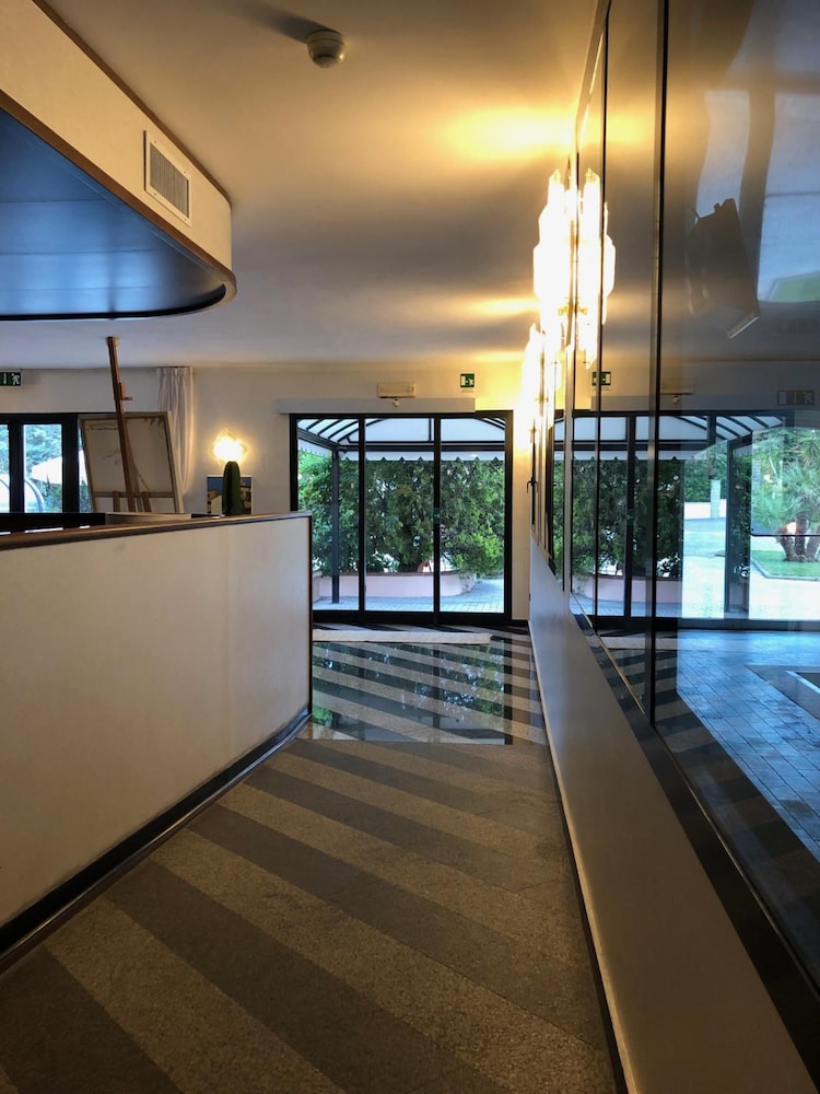 Arthotel Gabbiano Azzurro due view 5