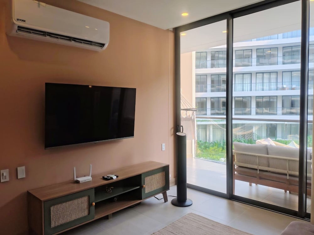 w Minimalist 1BR w Amazing View in Morros Eos