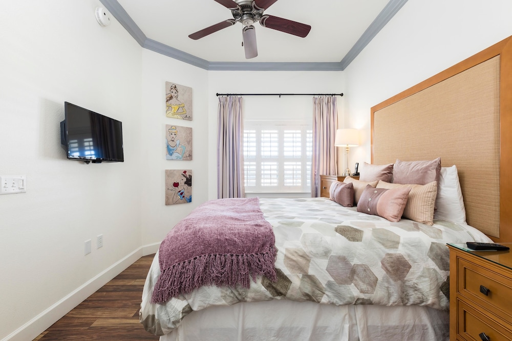 Condo Centre Court Supreme 3 Bedroom Reunion
