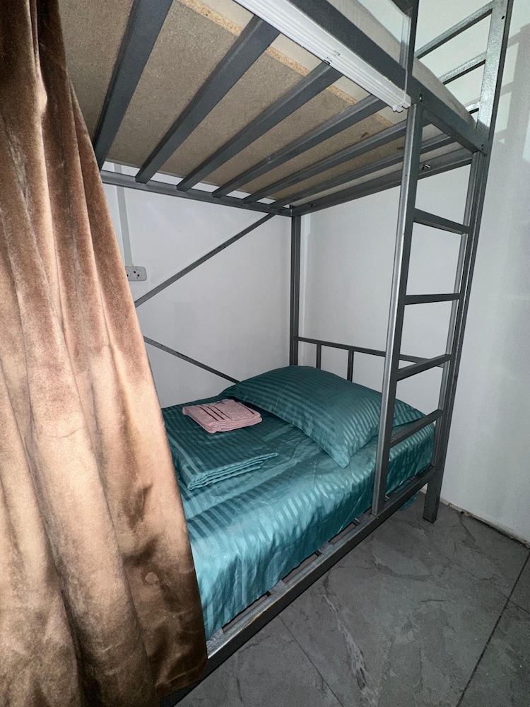 Rooms Tolebi.
