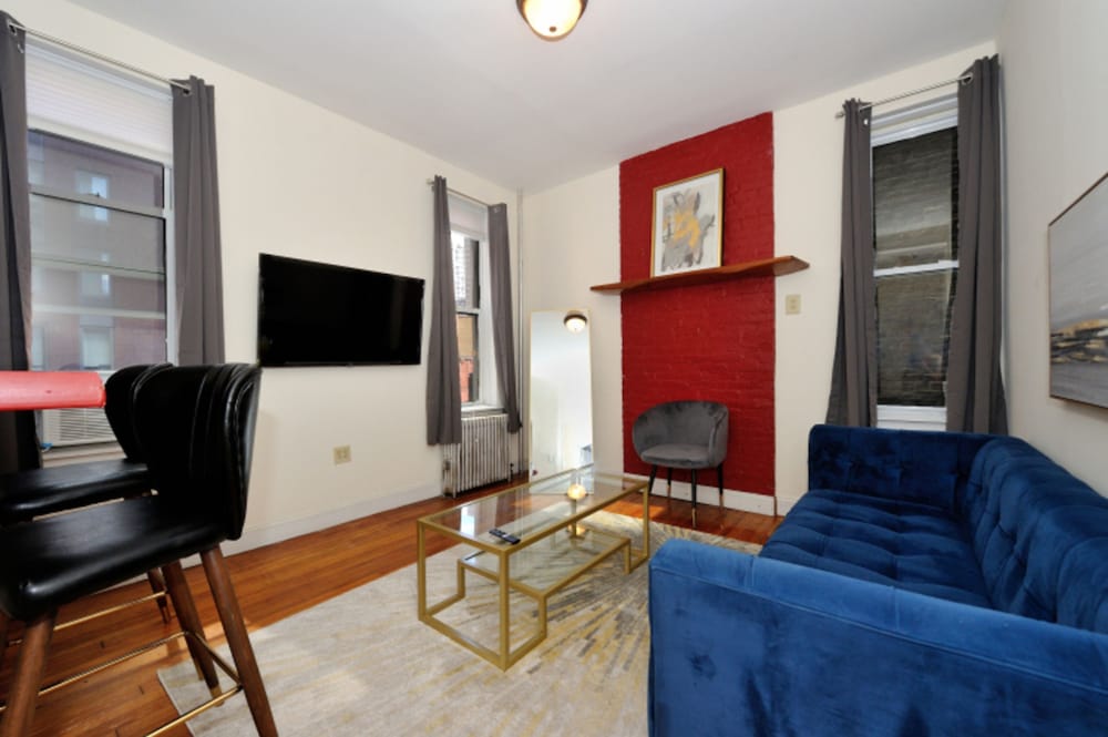 2BR Upper East Side Near Central Park