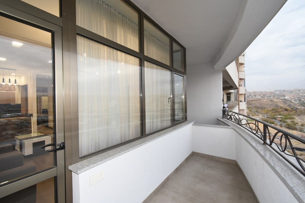 Luxury apartment on Tsitsernakaberd hgw