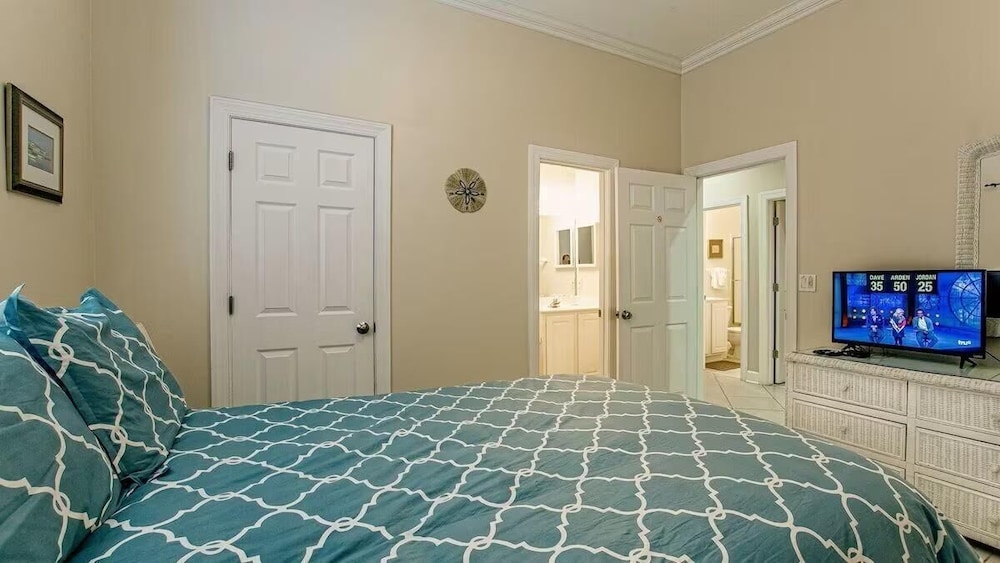 Pavilion Palms 205b
