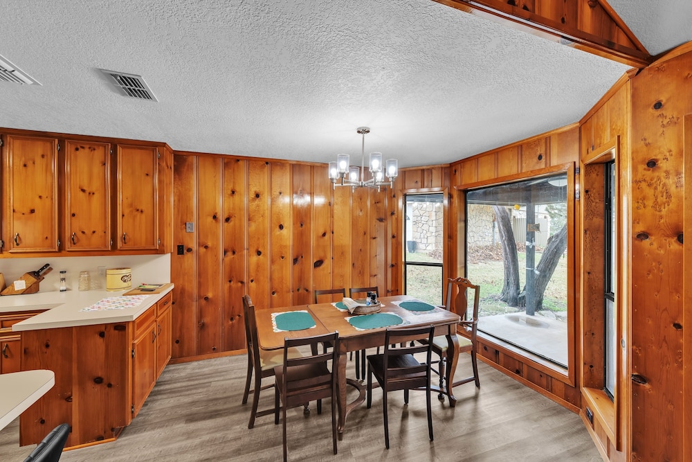 Lake House At Granbury 3 Bedroom Home
