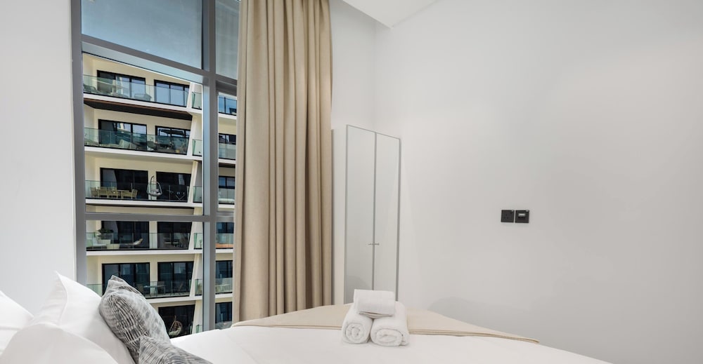 LUX 15 Northside Burj Khalifa View Suite