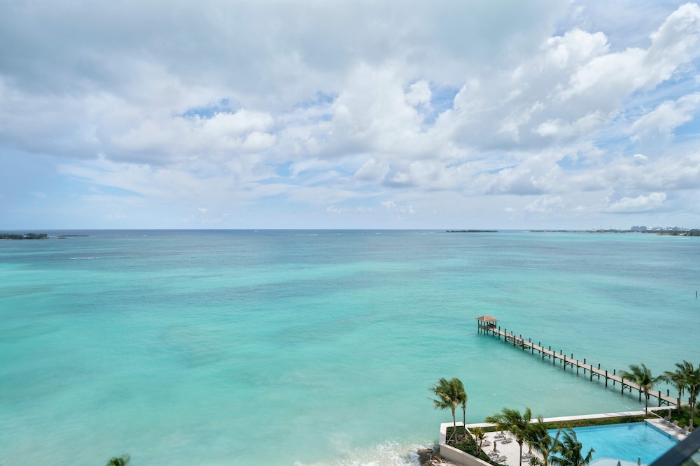Aqualina 1001 in Nassau