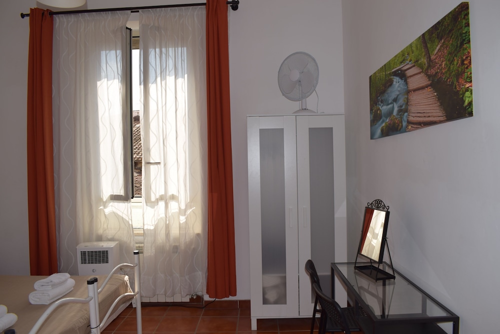 Rose Santamaria Residence - Hostel