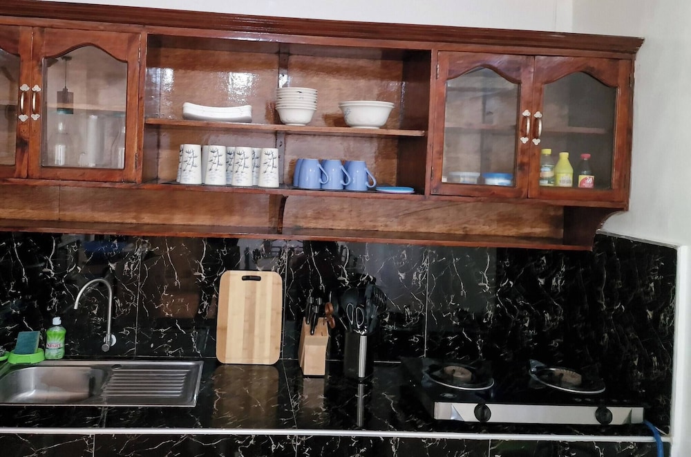 3 Bedrooms 2 Storey House!