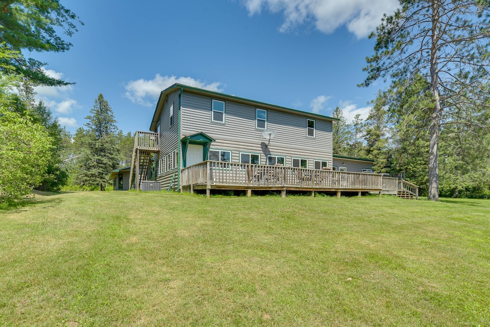 Spacious Winter Retreat w/ River Access + Kayaks!