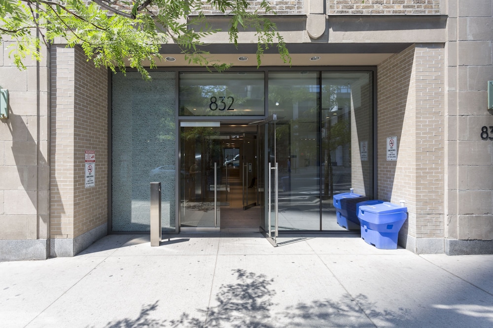 Hotel QuickStay - Luxury on Bay St. (Yonge & College) - Image 1