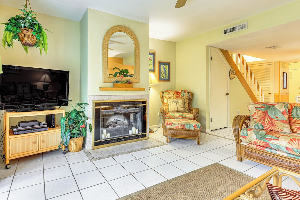 Community Pool: St Augustine Condo Near Beaches