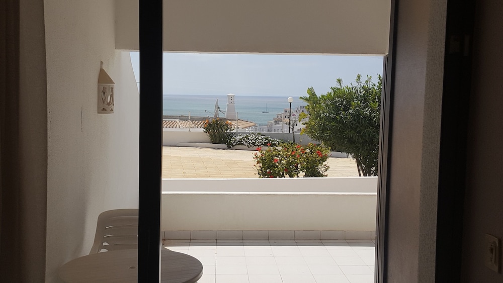 Albufeira Sea View Terrace by Rentals in Algarve (21)