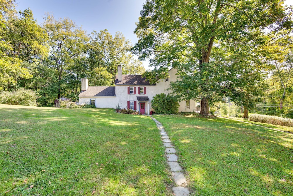 Jim Croces Farmhouse Apartment in Downingtown! view 5