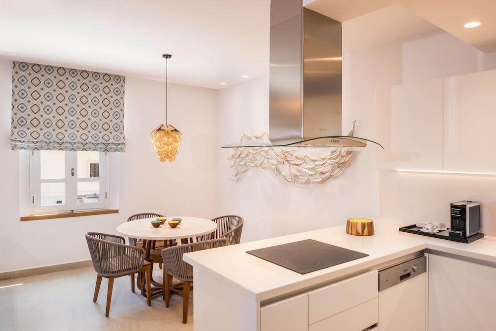 Avra Apartments Venetian Harbour