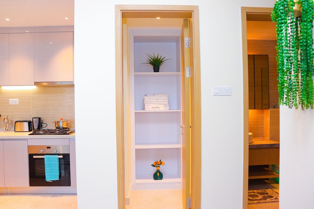 Executive 1 Br -Gtc with gym & Pool