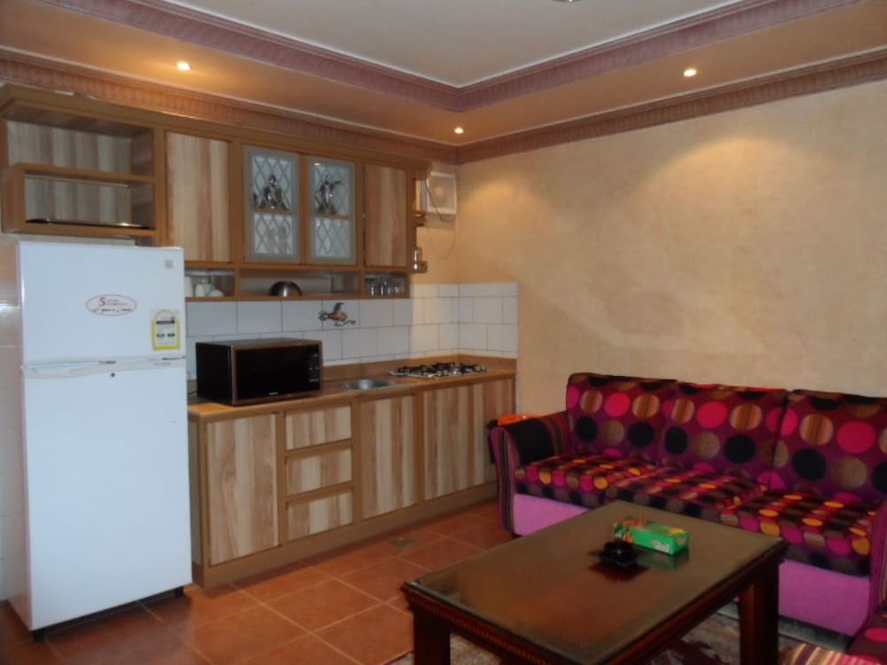Aknan Al Morooj Furnished Units