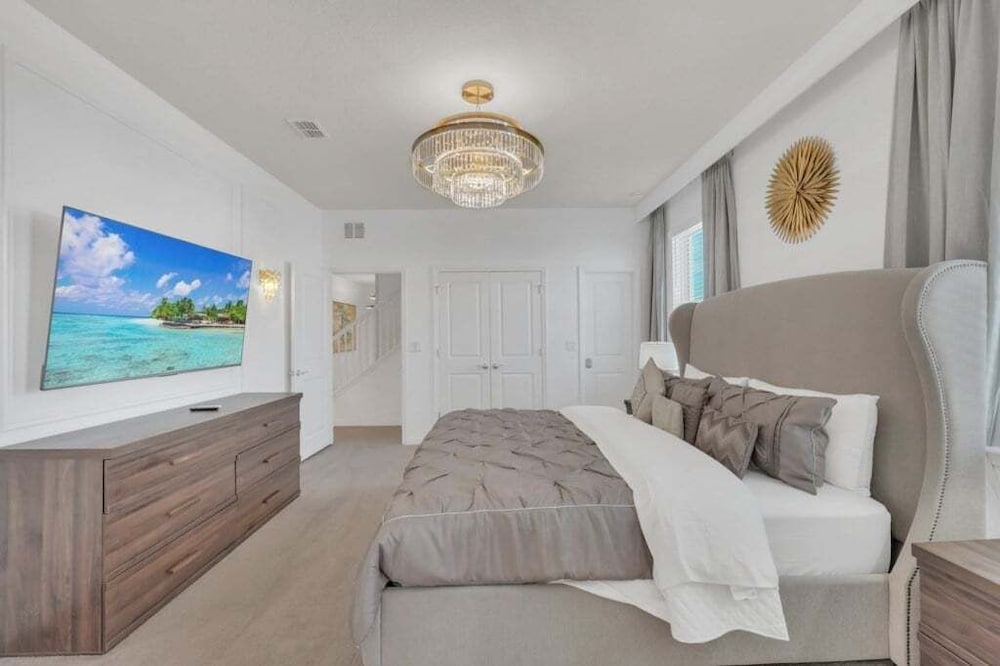 10 Bed 8 Bath Villa Gamesroom & Pool 16284saint 10 Bedroom Villa