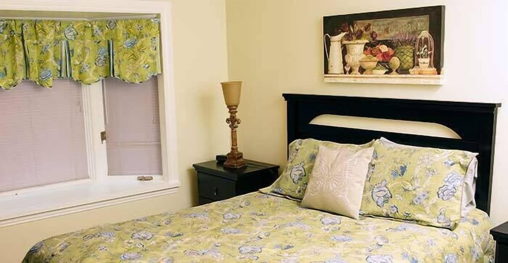 Butterfly Manor Bed & Breakfast