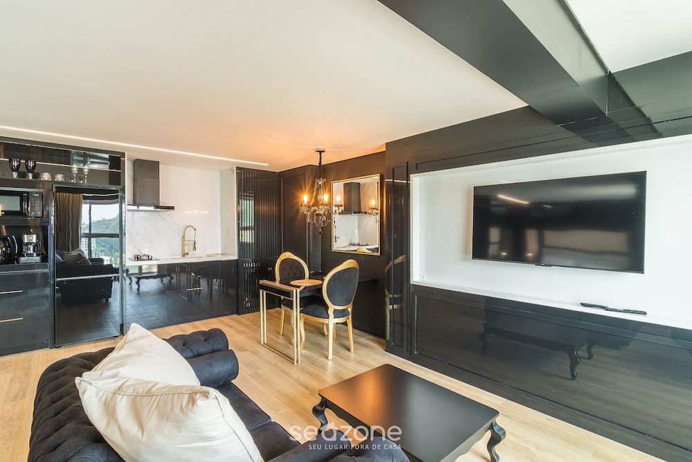 Apartments 850m From Praia Brava - RCX