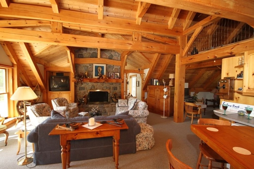 Sunny Rock B&B Haliburton