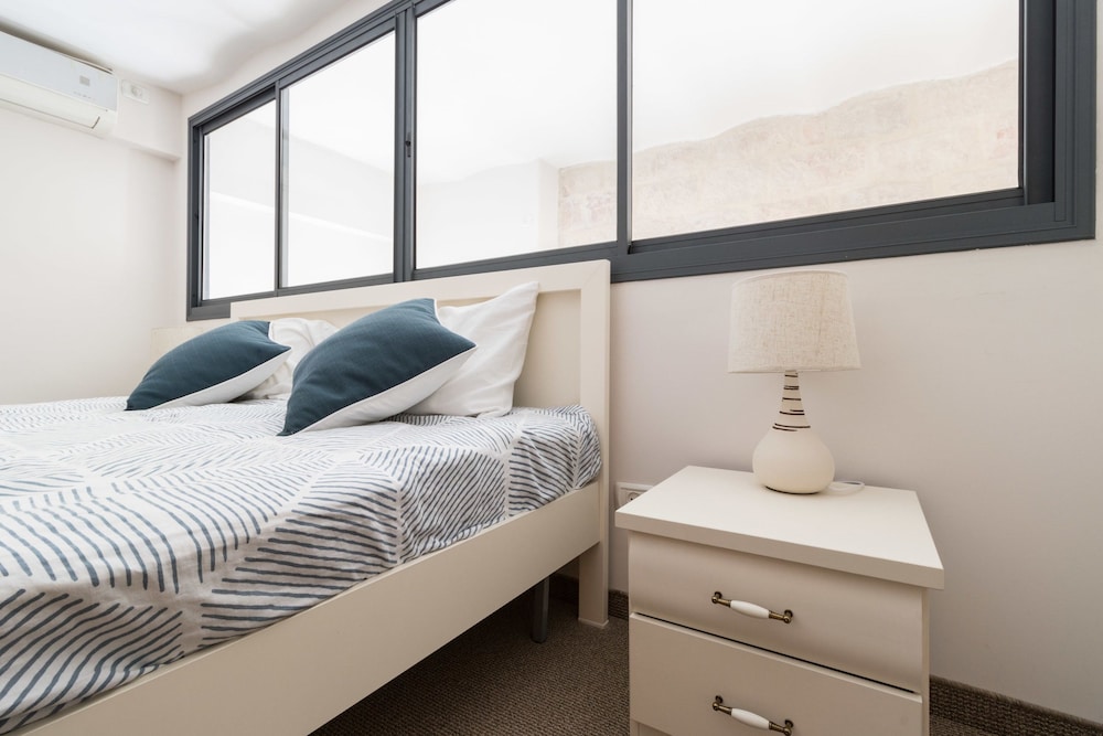 RENTAL ISRAEL- Modern aprt near Mamilla