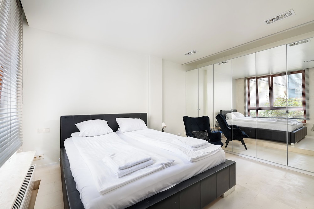 RentPlanet - Apartament Obrzeżna view 3