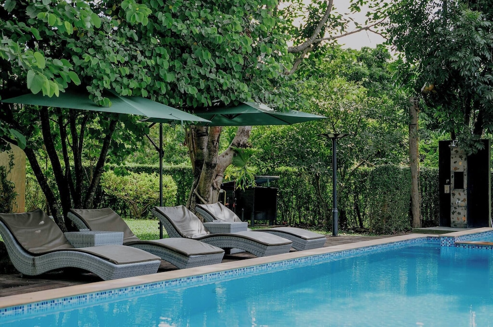 Cyngam Retreat- A Private Pool Villa With Service