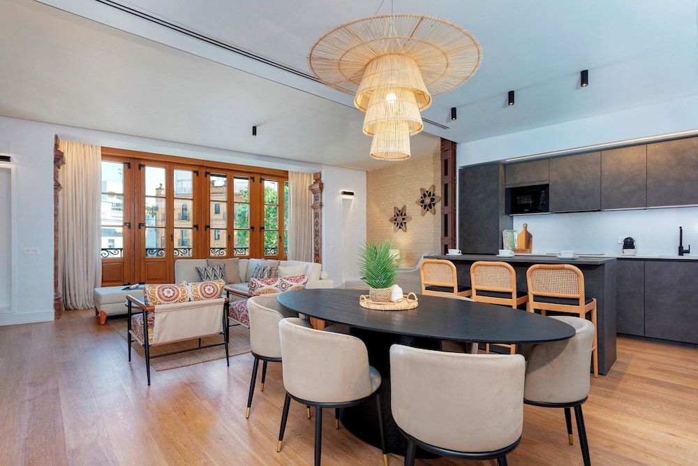 Bright Apartment in Seville. Tomás de Ibarra II