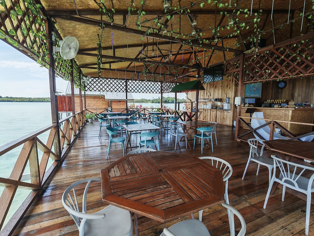 Larapan Water Village Semporna