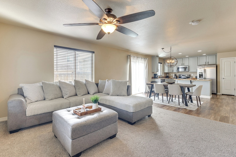 Explore Pikes Peak & Colorado Springs: Family Home