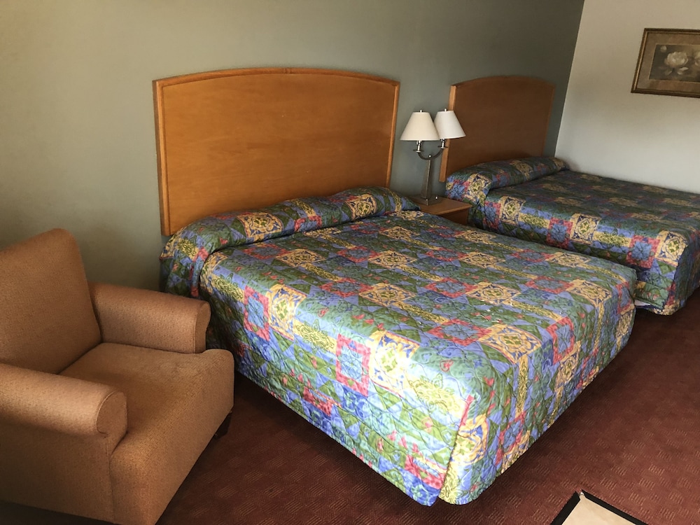 Whitesboro Inn & Suites