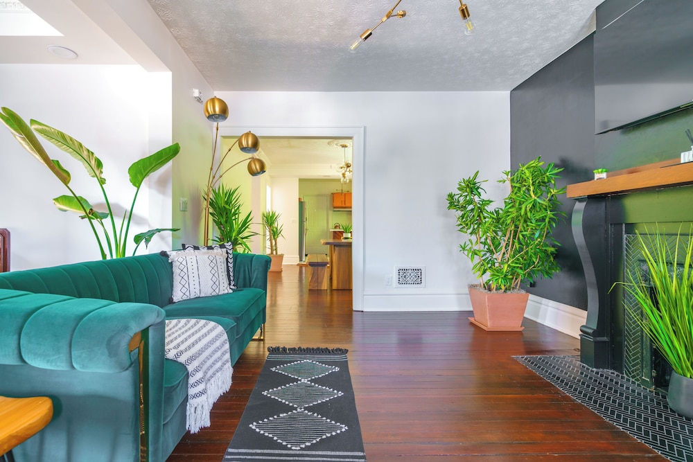 Jungle House Boutique Suites – Short North & Convention Center
