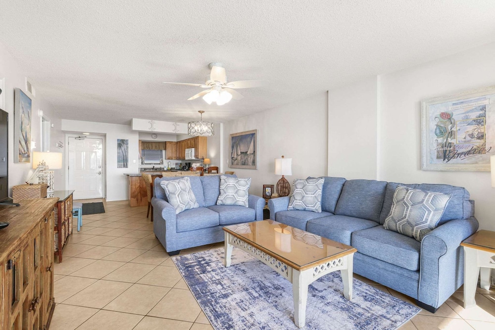 Seaside Beach 5417- Two Bedrooms Waterfront Condo With Pool Sauna Amazing Ocean View Balcony