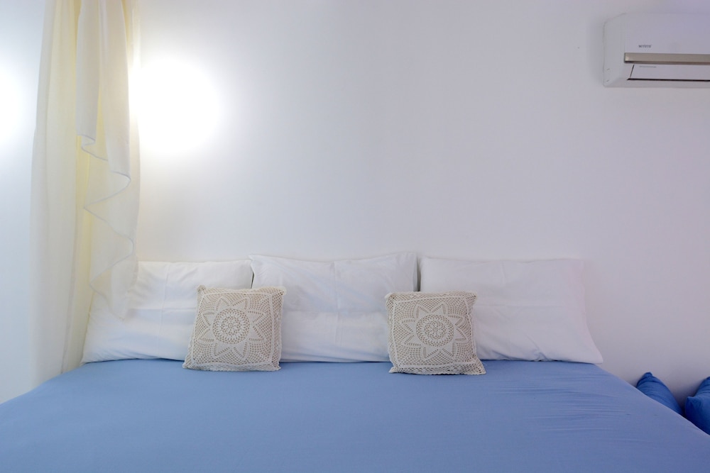 Kouros Home Hotel