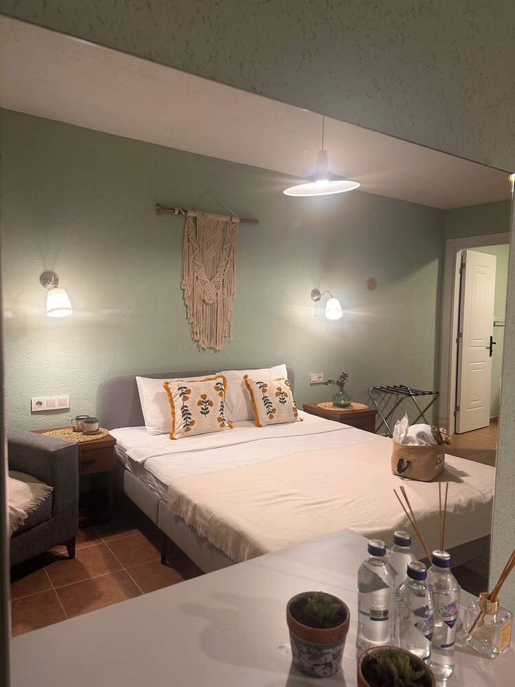 Hanole Macaron Guest House