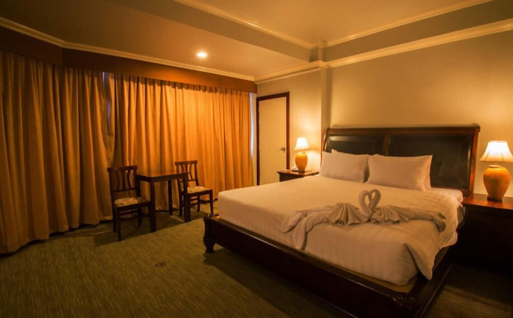 Thepnakorn Hotel