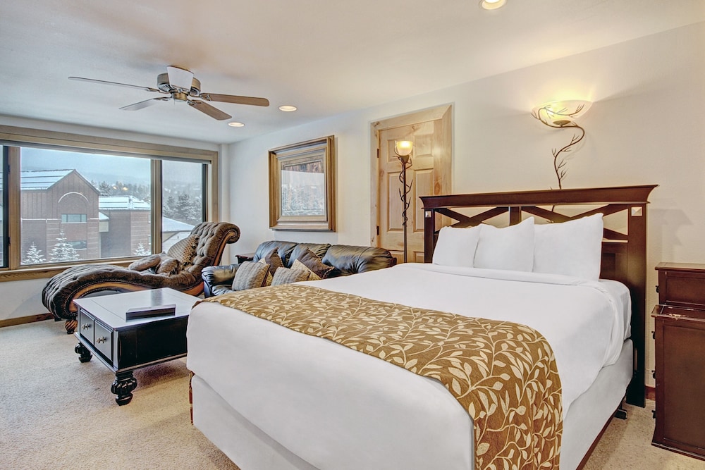 Ski-in/ski-out Studio W/snowy Alpine Views - Walk To Main St Studio Bedroom Condo by RedAwning