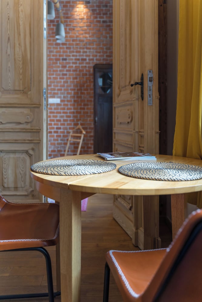 Oak Doors Apartament w Rynku ProperUNIT