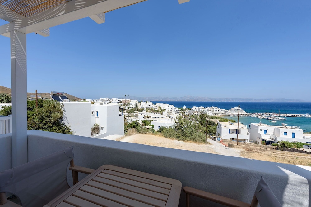 Phaedrus Living: Paros Cycladic Residences 11