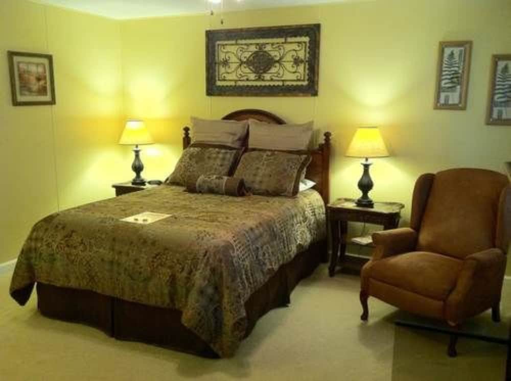 Brookside Mountain Mist Inn B&B view 5