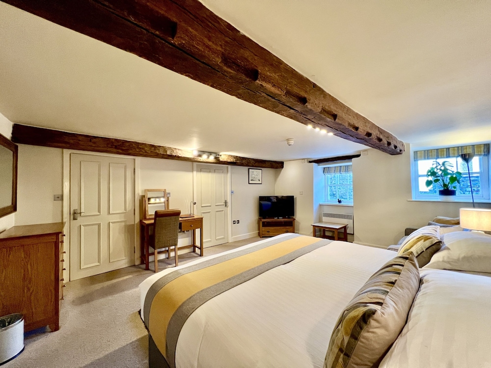 Castle Cottage Inn