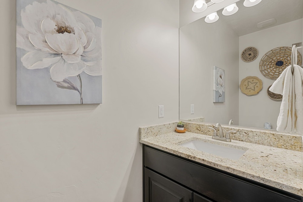 Relax In Style 4 Bedroom Townhouse