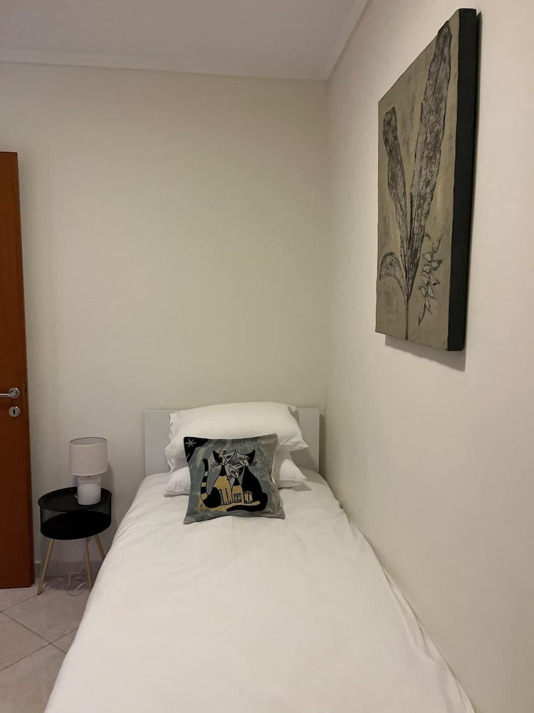 Cozy Apartment in Old Town Ano Polis