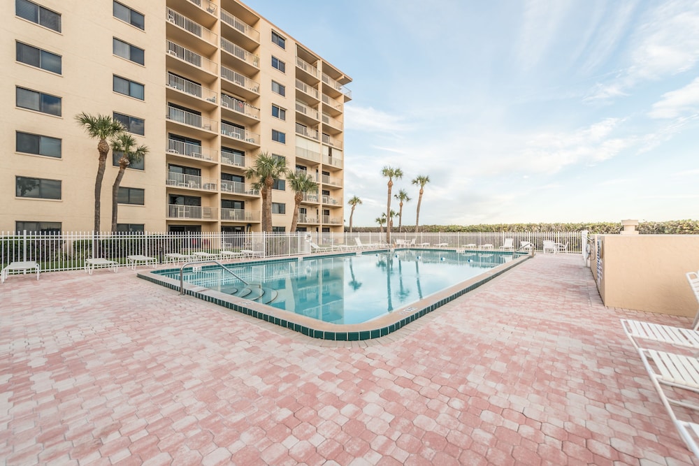 Canaveral Towers by Happy Palm Stays