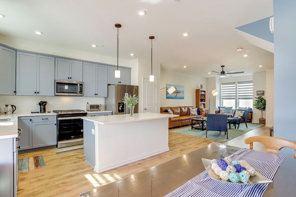 Walk to Dtwn: Waterfront Eastern Shore Townhome!