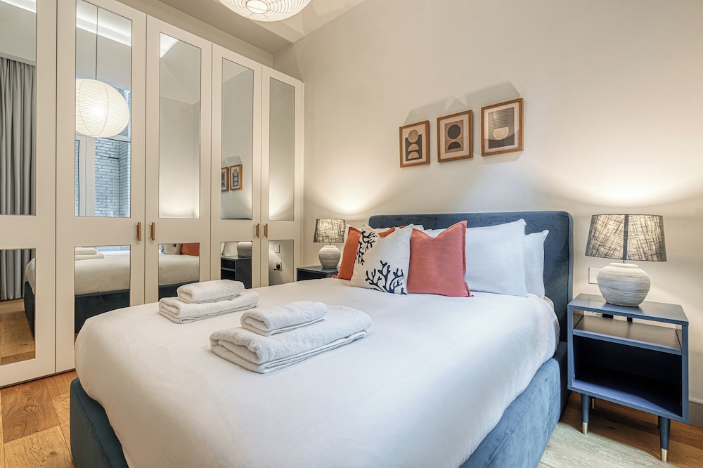 Luxury flats near Big Ben and London Eye