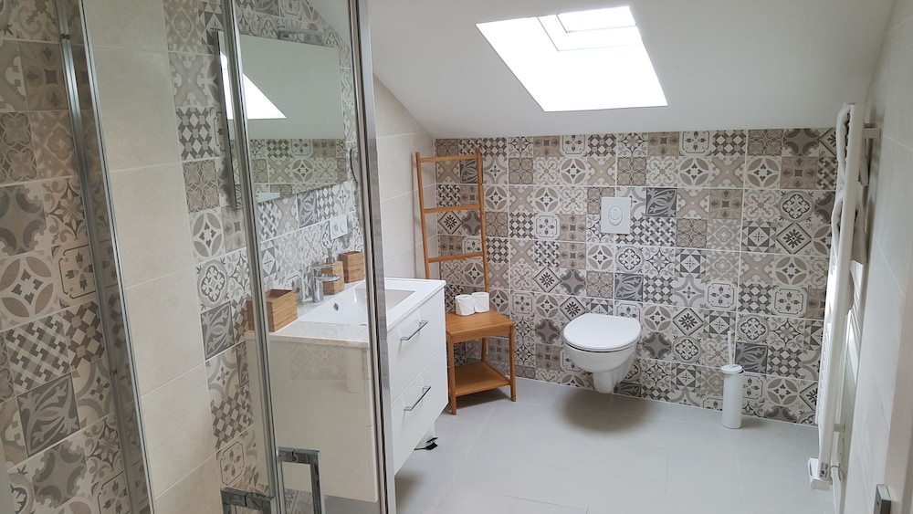 Castel Bayeux Guesthouse