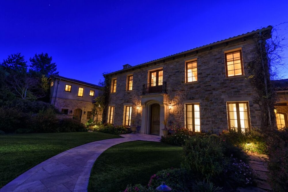 Lx1: Chateau D' Renaitre - Carmel-by-the-sea Luxury Villa: - Property Image 4