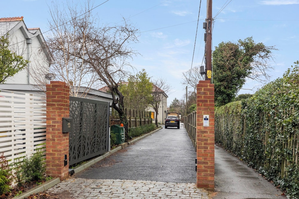 Joy Lane Mansion