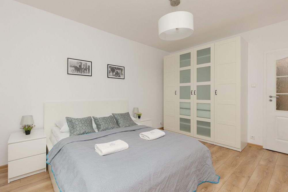 Warsaw Apartment Mokotowska by Renters view 2